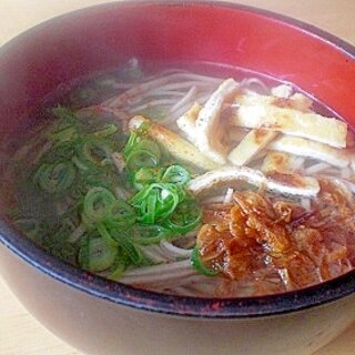  簡単昼ごはん！　 「焼き揚げ入り蕎麦」　　　♪♪